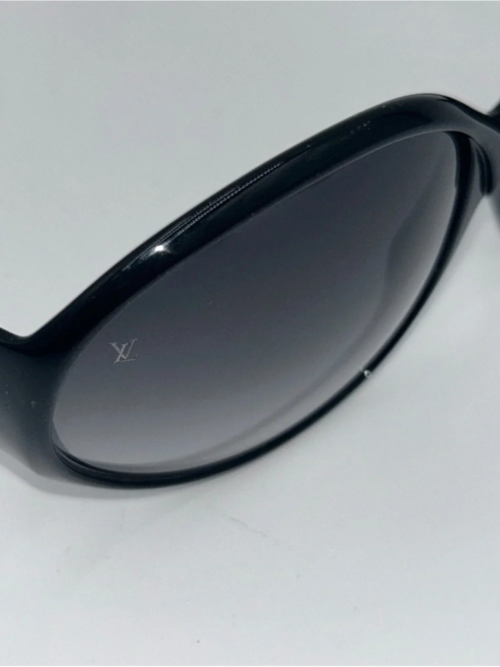 Louis Vuitton Iris PM Z0333E Black Silver Rhinestone Sunglasses Monogram Oval